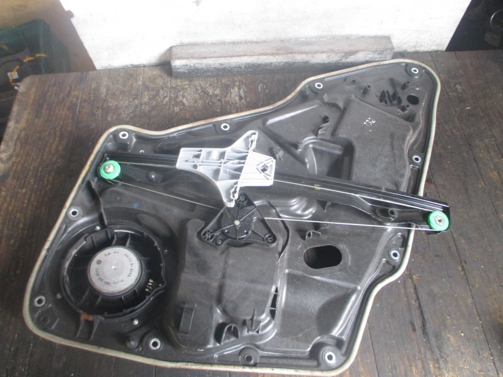 VW TIGUAN 2014  OSR DRIVER SIDE REAR WINDOW REGULATOR & MOTOR 5N0959704F