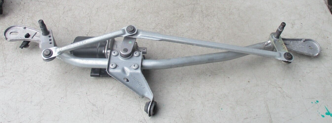 BMW 3 SERIES G20 2019 FRONT WINDSCREEN WIPER MOTOR AND LINKAGE W000090851