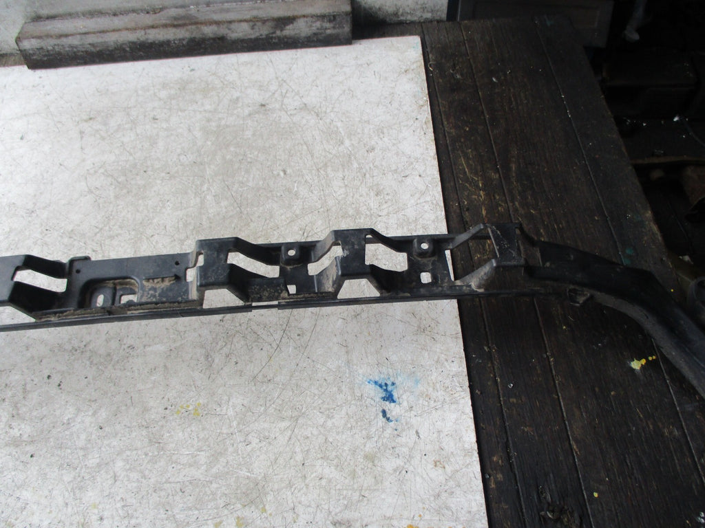 JAGUAR XE 2017 REAR BUMPER CENTRE BRACKET GX7317E855AD