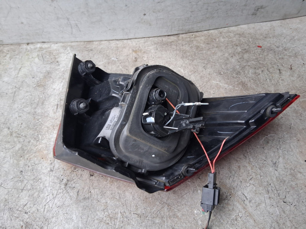 2013 VW VOLKSWAGEN GOLF MK7 OSR DRIVER SIDE REAR OUTER TAIL LIGHT 5G0945096