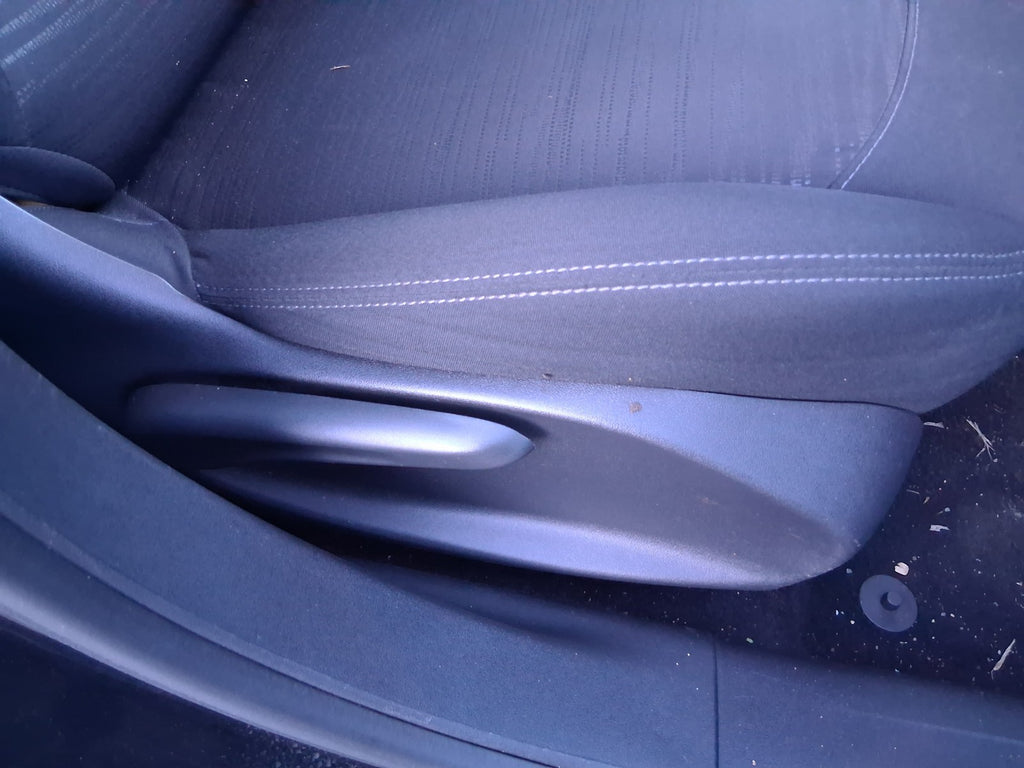 2014 PEUGEOT 208 OSF DRIVER SIDE FRONT RIGHT COMPLETE FABRIC SEAT