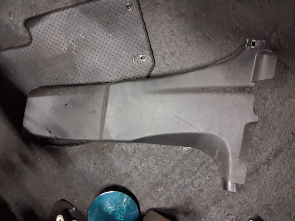 2022 SUZUKI VITARA MK4 NS PASSENGER SIDE LEFT LOWER PILLAR B TRIM 7624154P0