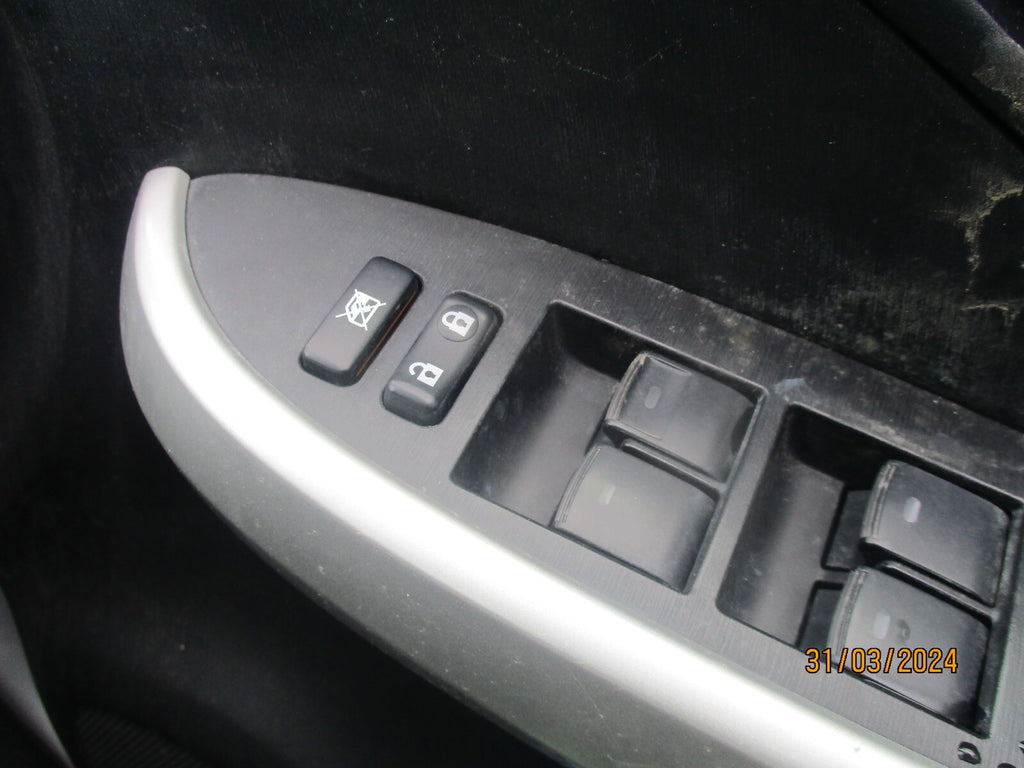 TOYOTA PRIUS MK3 2014 XW30 OSF DRIVER SIDE DOOR WINDOW CONTROL SWITCH