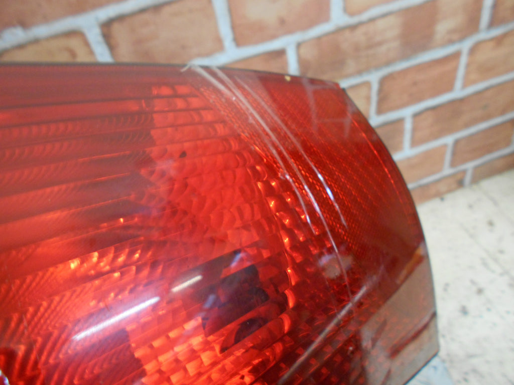 FORD FOCUS MK1 2000 OSR DRIVER SIDE REAR BRAKE LIGHT ASSEMBLY