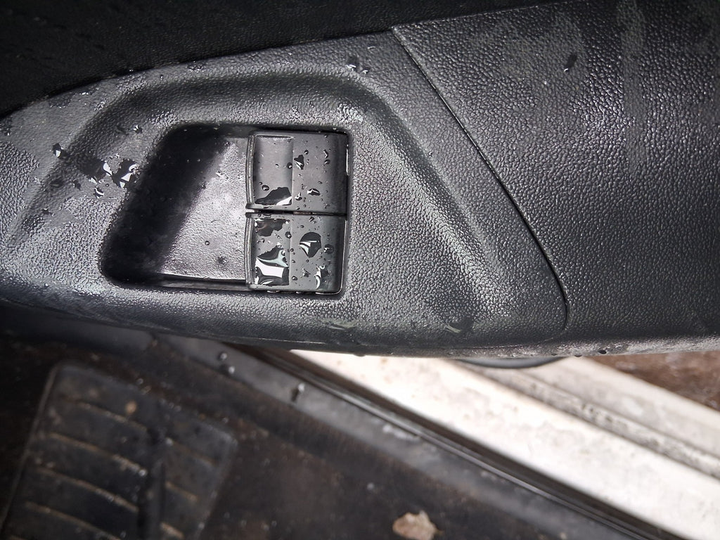 2019 PEUGEOT 108 3 DOOR MK2 OS DRIVER SIDE RIGHT WINDOW CONTROL SWITCH
