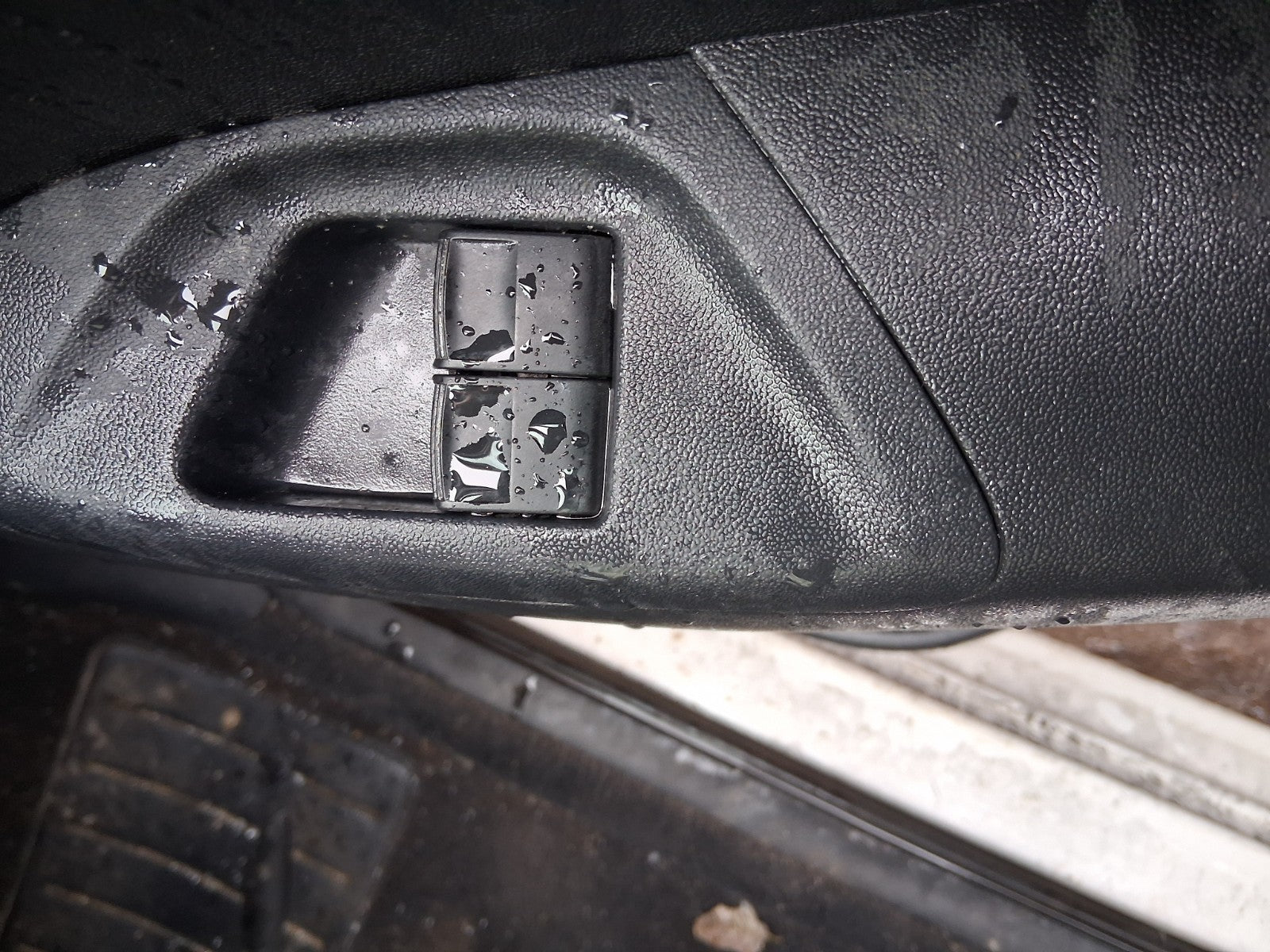 2019 PEUGEOT 108 3 DOOR MK2 OS DRIVER SIDE RIGHT WINDOW CONTROL SWITCH
