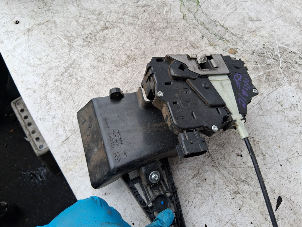 2016 VAUXHALL CORSA E OSF DRIVER SIDE FRONT DOOR LOCK MECHANISM 13431836