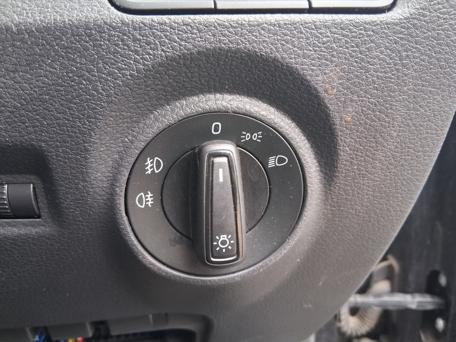 2020 SKODA FABIA MK3 NJ HATCHBACK FRONT HEADLIGHT ADJUSTER CONTROL SWITCH