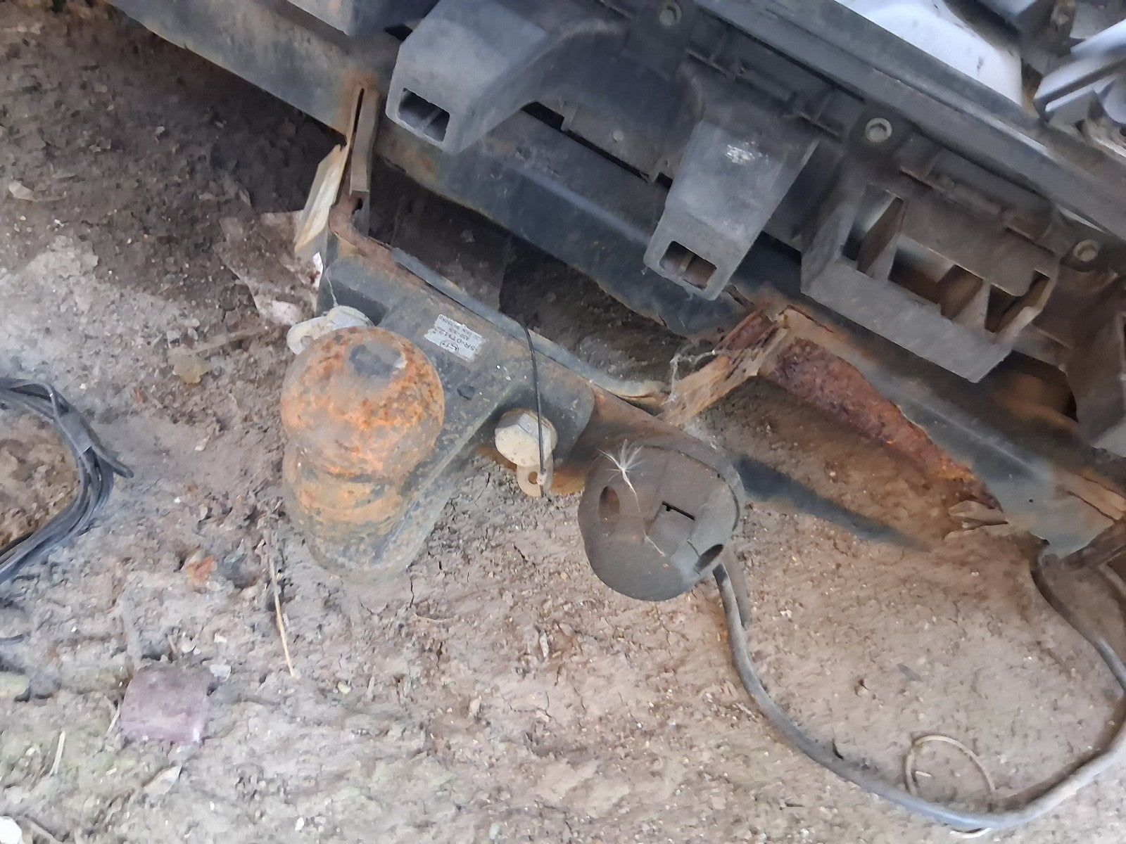 2015 FORD TRANSIT COURIER MK1 REAR METAL TOW BAR WITH ELECTRICS