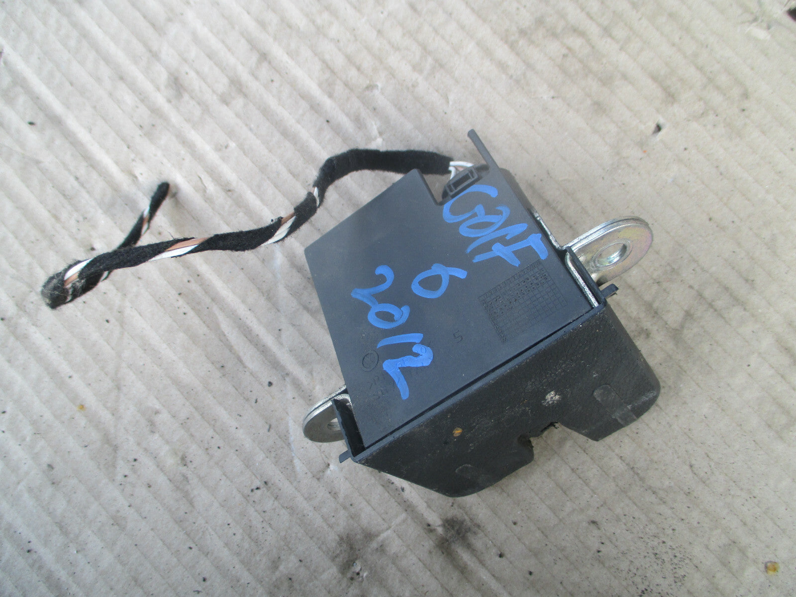 VW VOLKSWAGEN GOLF MK6 2012 REAR BOOTLID LOCK CATCH ACTUATOR MECHNAISM