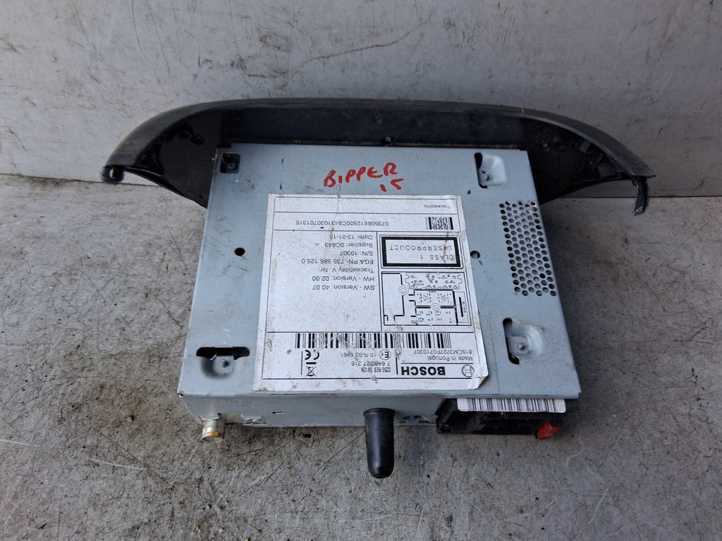 2015 PEUGEOT BIPPER RADIO CD PLAYER STEREO HEAD UNIT 7643727316