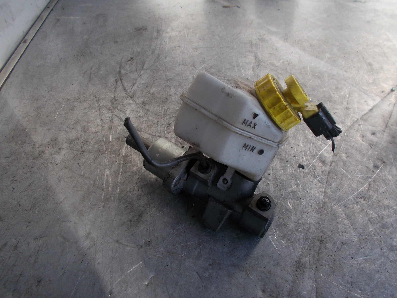 FORD GALAXY MK2 BRAKE SERVO MASTER CYLINDER 7M4611303