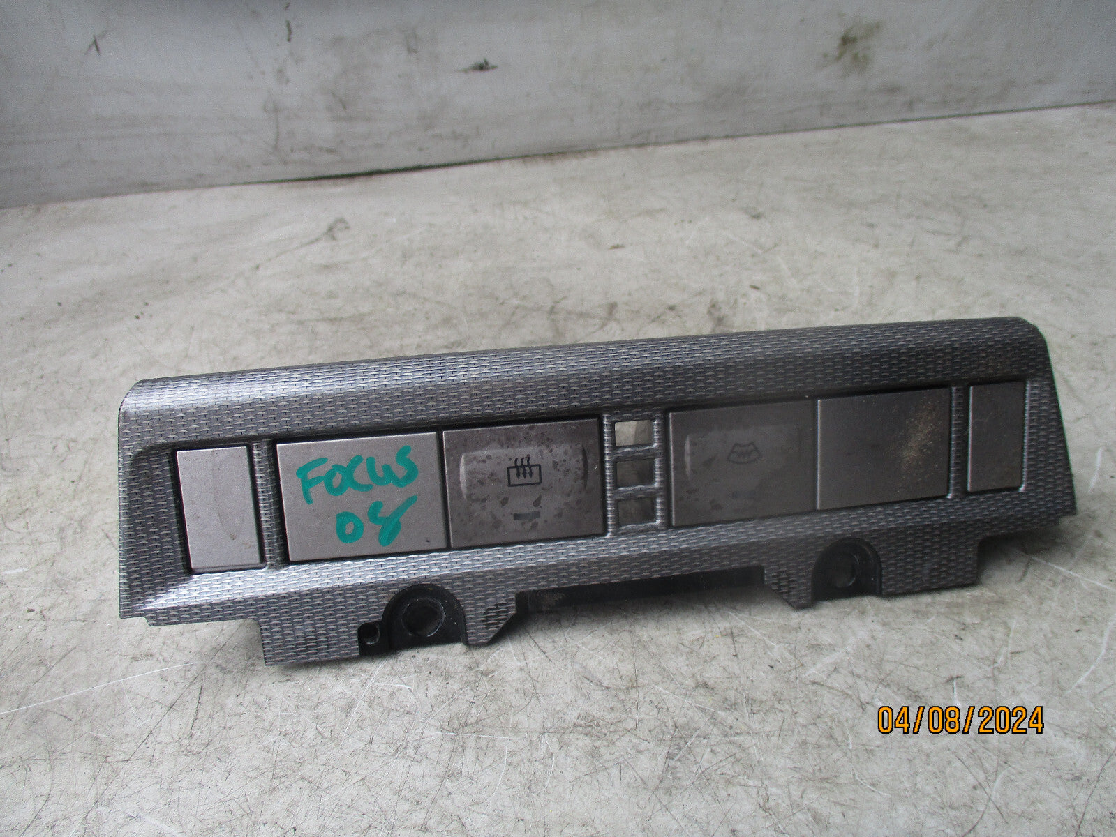 2008 FORD FOCUS MK2 DASHBOARD CONTROL SWITCH PANEL 8M5113D734B