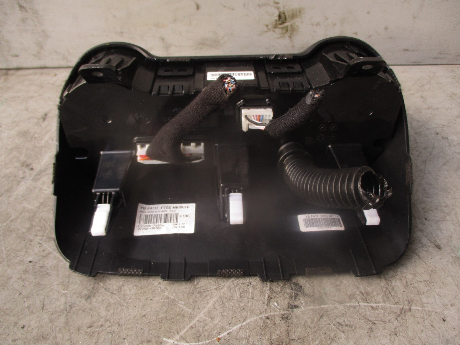 2018 KIA STONIC AC AIR CON HEATER CLIMATE CONTROL SWITCH PANEL 97250H8700