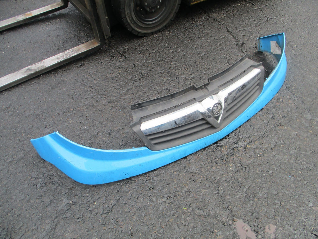 VAUXHALL VIVARO RENAULT TRAFIC X83 2012 FACELIFT FRONT BADGE EMBLEM GRILL BLUE