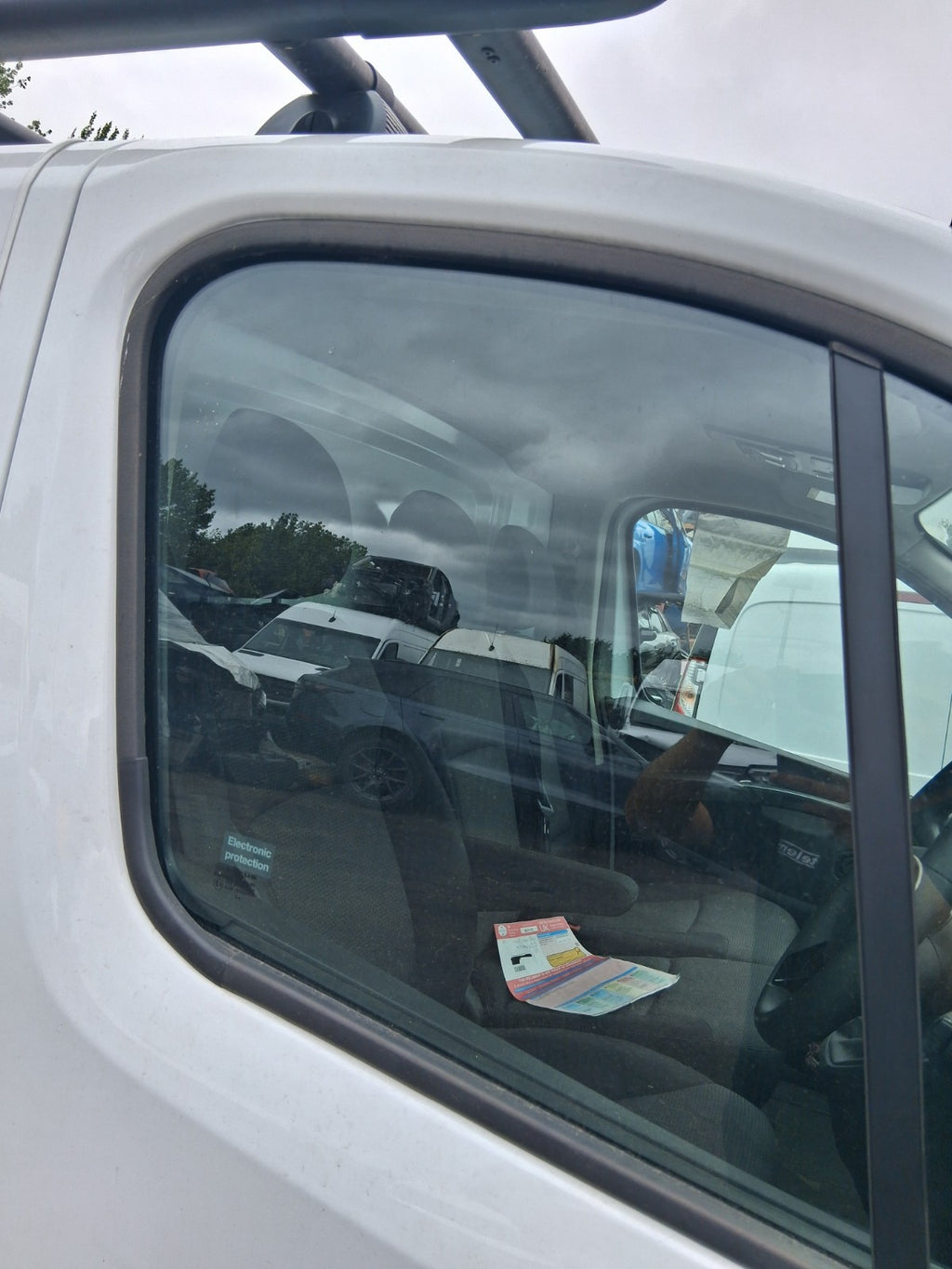 2024 RENAULT TRAFIC X82 MK3 OS DRIVER SIDE FRONT MAIN WINDOW GLASS