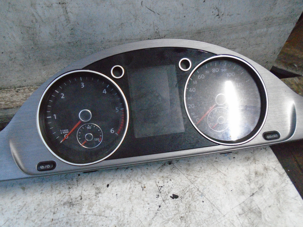 VW VOLKSWAGEN PASSAT 2014 B7 2.0 DIESEL SPEEDOMETER INSTRUMENT CLUSTER 3AA920970