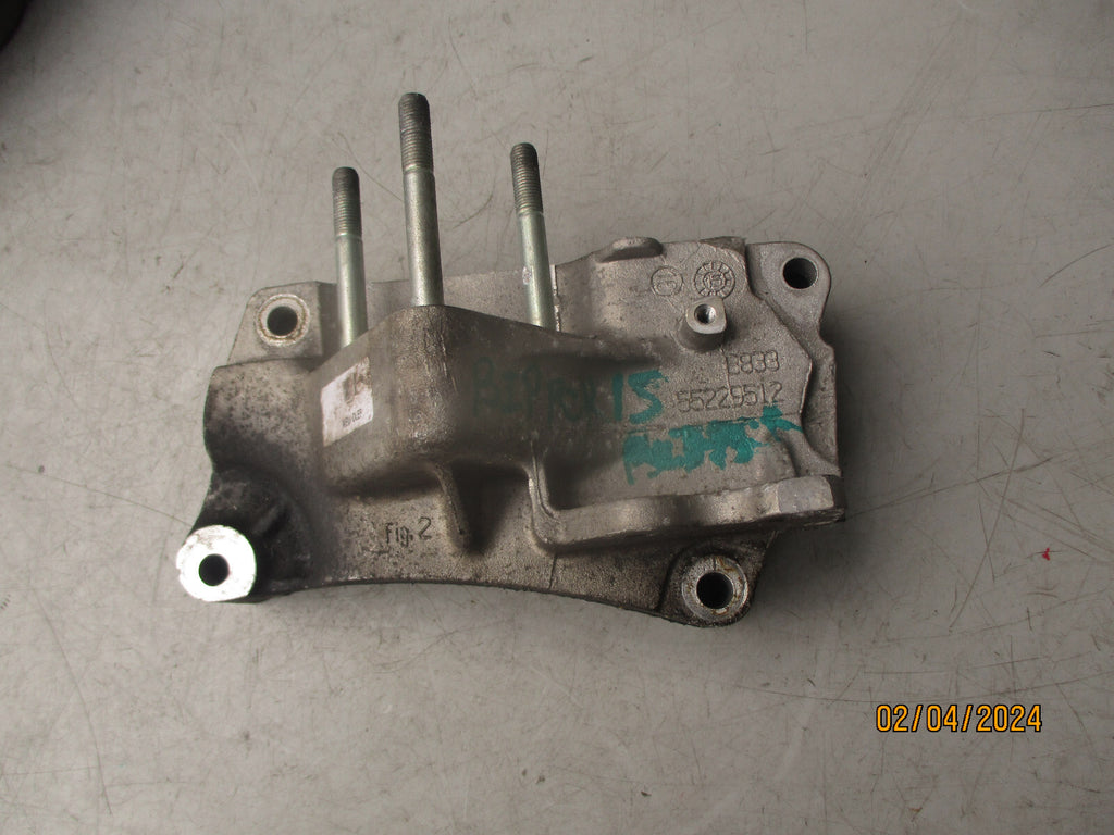 2015 PEUGEOT BIPPER 1.3 DIESEL GEAR BOX MOUNT BRACKET 55229512