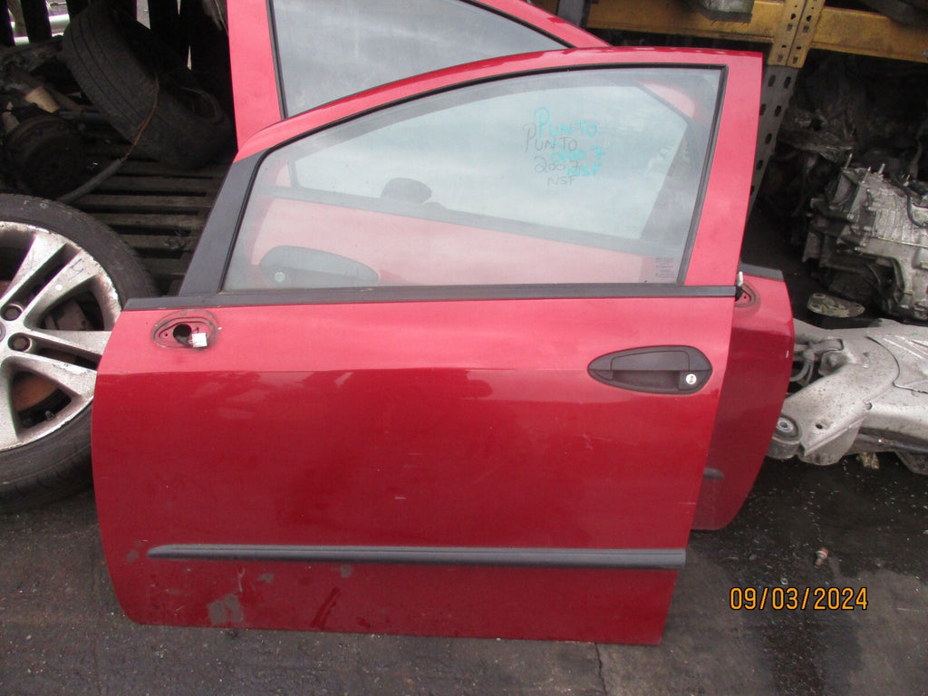 FIAT GRANDE PUNTO 2007 5 DOOR NSF PASSENGER SIDE FRONT DOOR RED 163