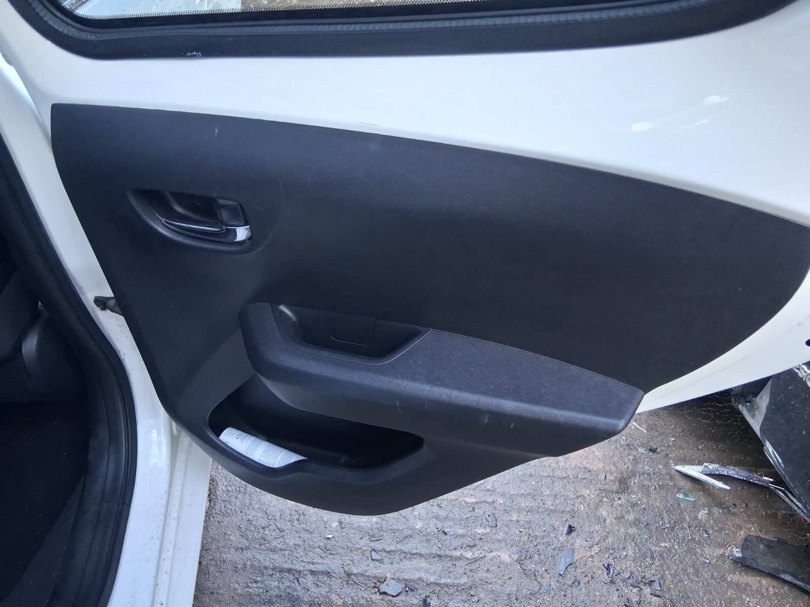 2018 CITROEN C1 FLAIR MK2 OSR DRIVER SIDE REAR COMPLETE DOOR LIPIZAN WHITE KWD