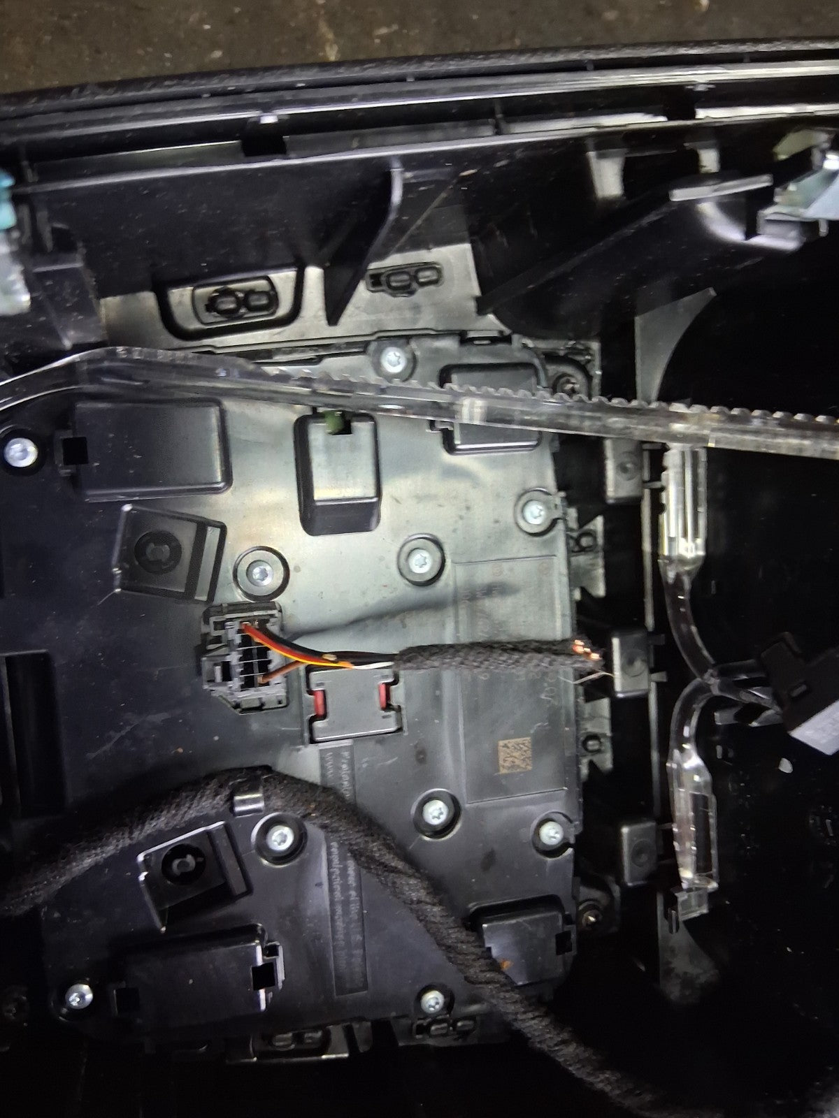2021 MERCEDES A CLASS V177 COMPLETE CENTRE CONSOLE WITH TOUCH PAD AIR VENT
