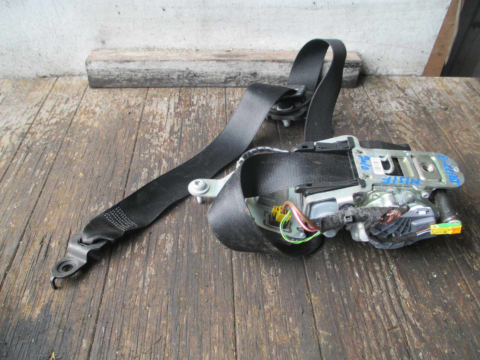 MERCEDES BENZ E CLASS W212 2010 NSF PASSENGER SIDE FRONT SEAT BELT 610902000