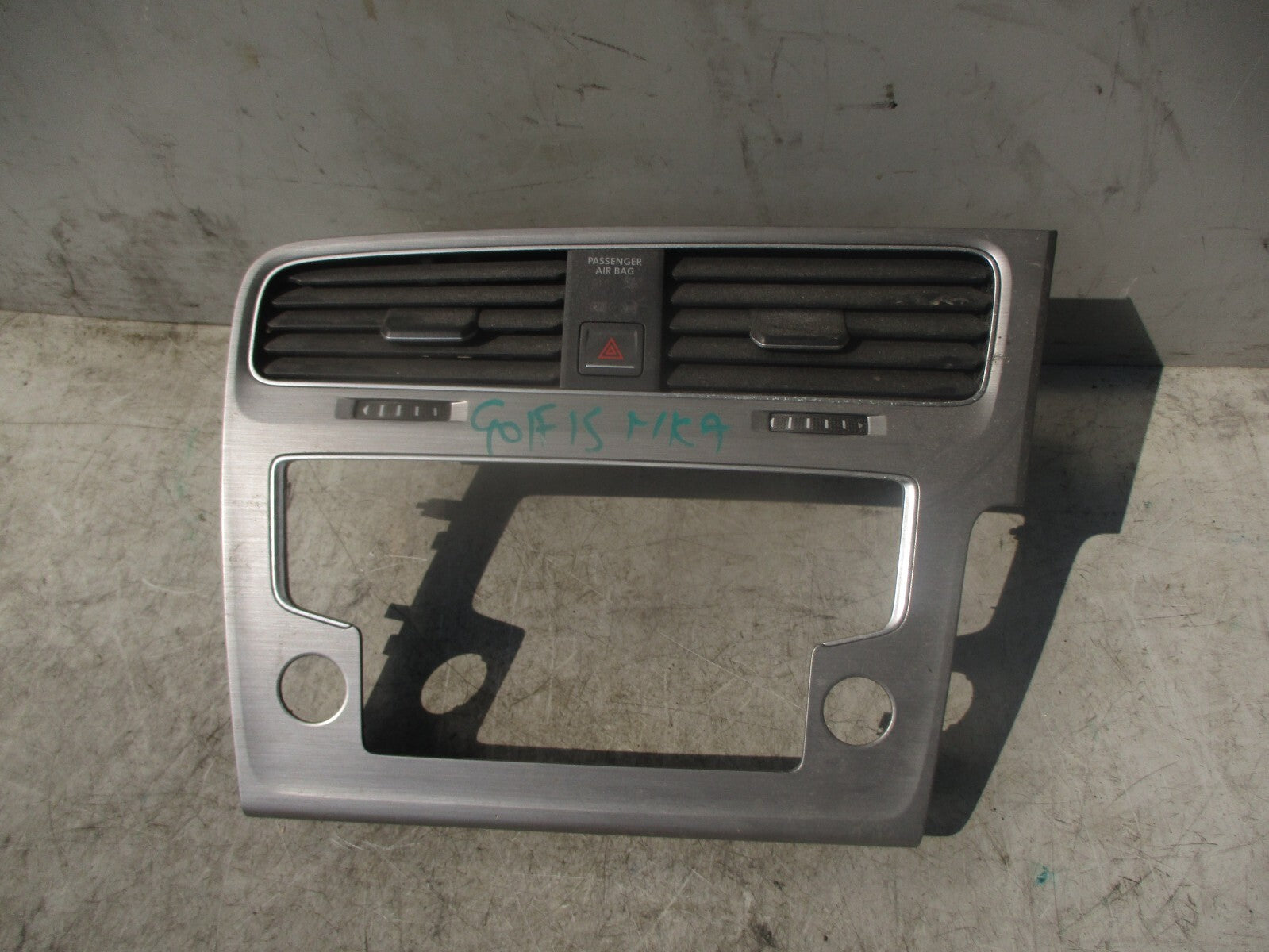 2015 VOLKSWAGEN GOLF MK7 CENTRE DASHBOARD AIRVENTS WITH SURROUND TRIM 5G2815736