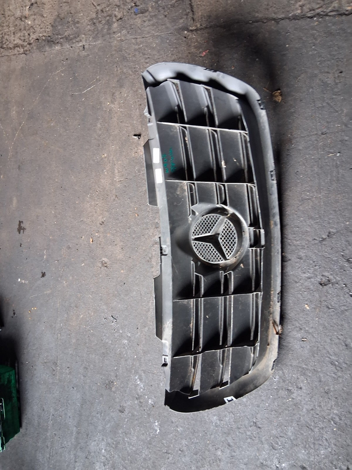 2023 MERCEDES SPRINTER W907 FRONT BUMPER WITH GRILL & BADGE GRILLE A9108852600