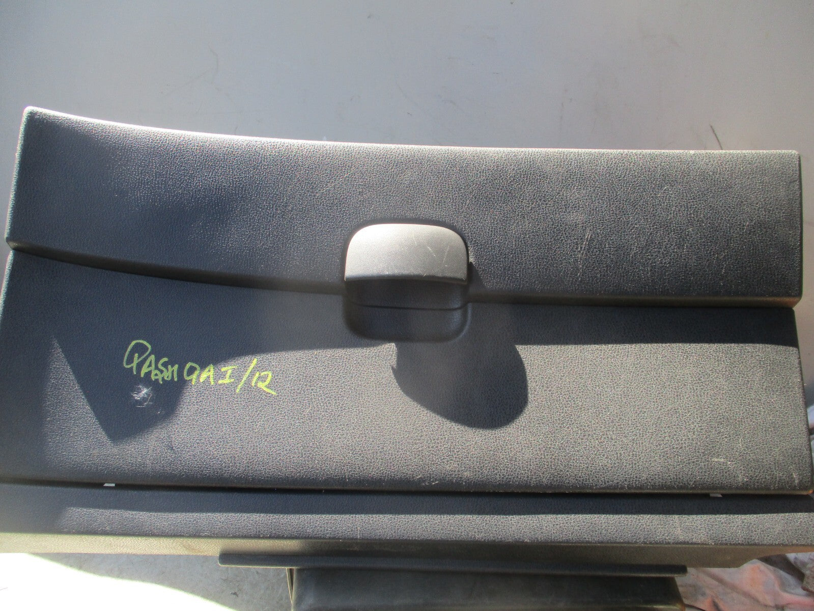 2012 NISSAN QASHQAI J10 GLOVE BOX FRONT DASHBOARD STORAGE COMPARTMENT 68520JD000