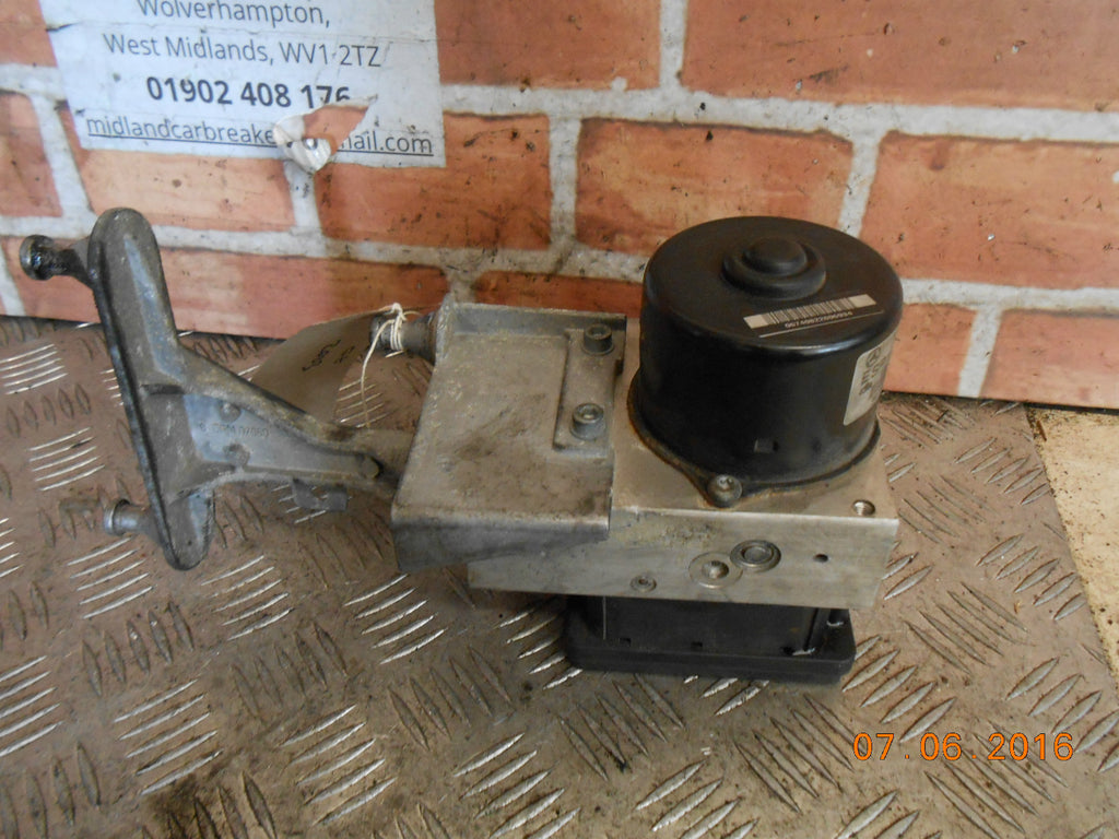 MERCEDES C CLASS S203 2003 C180 ABS BRAKE PUMP & CONTROLLER MODULE A2034310812