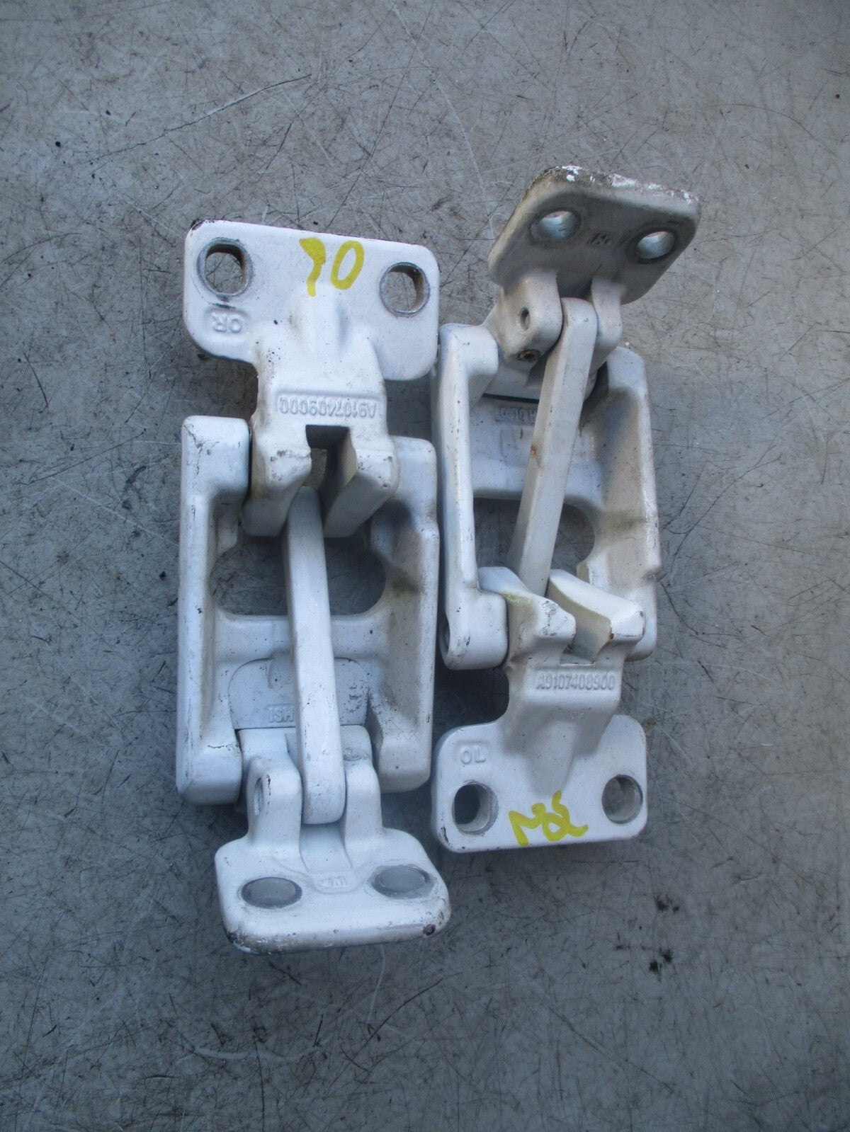 2022 MERCEDES W907 SPRINTER NSR PASSENGER SIDE REAR DOOR BOTH HINGES A9107408900