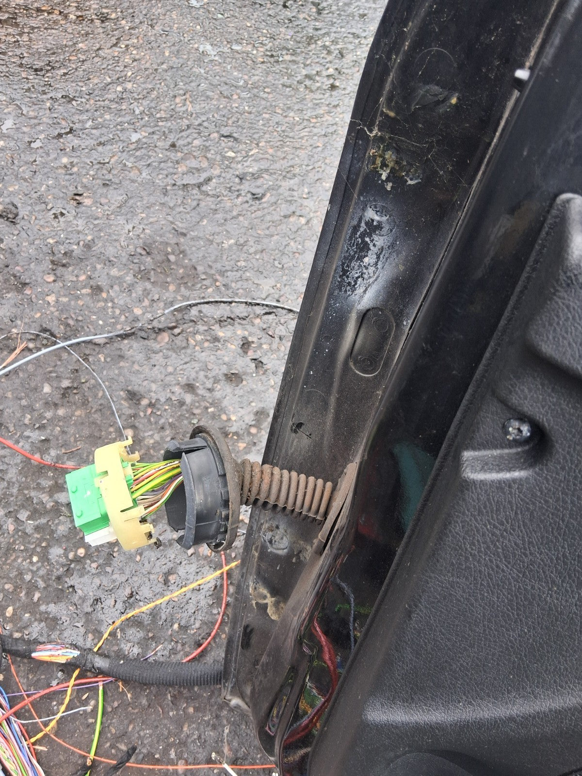 2012 PEUGEOT 207 OSF DRIVER SIDE FRONT RIGHT COMPLETE DOOR WITH WING MIRROR