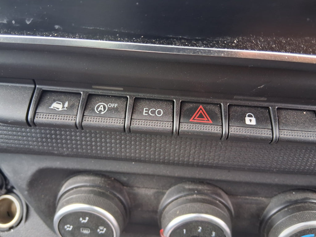 2024 RENAULT TRAFIC X82 MK3 HAZARD SWITCH MULTI SWITCH CONTROL