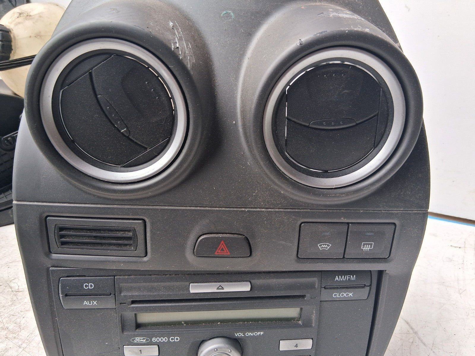 2006 FORD FIESTA MK6 CD PLAYER RADIO MULTIMEDIA AIR VENT HEAD UNIT 8S6118C815AA