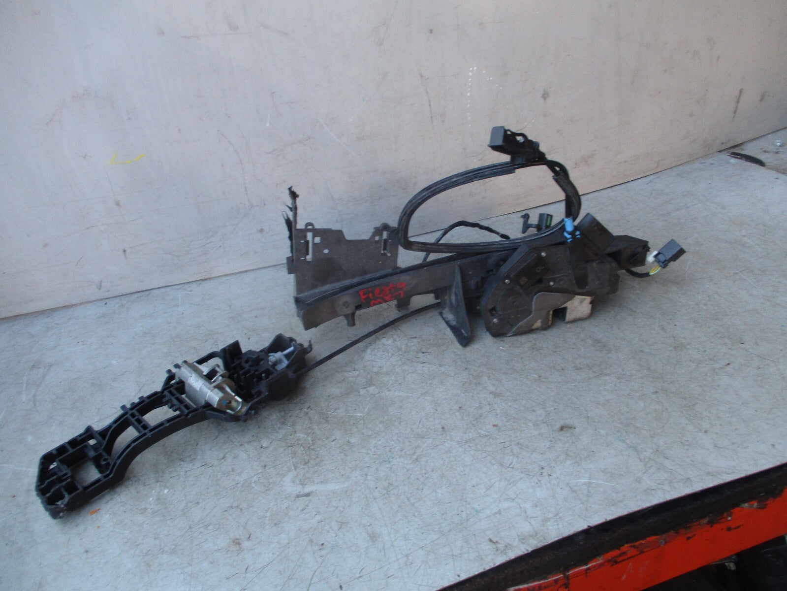 2014 FORD FIESTA MK7 3 DOOR NS PASSENGER FRONT DOOR LOCK MECHANISM AM5AU21813DF