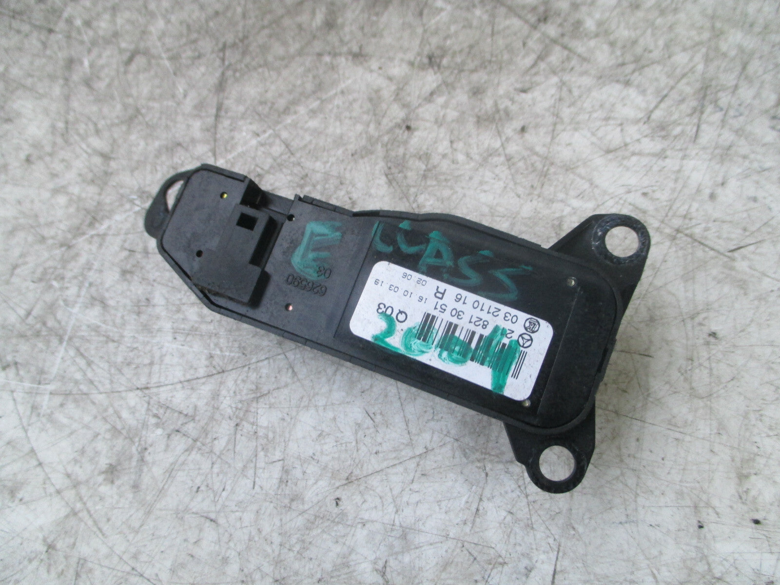 MERCEDES BENZ E CLASS W211 2004 WING MIRROR CONTROL SWITCH 2118213051