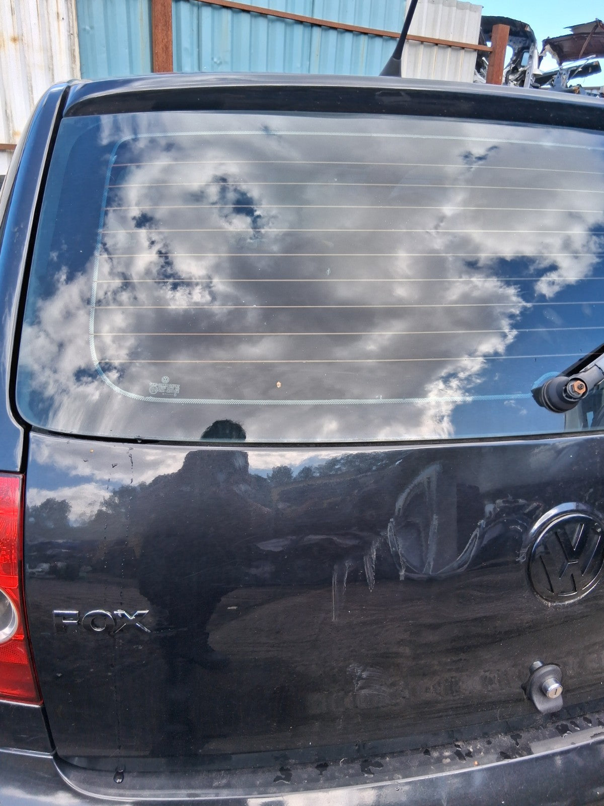 2011 VW VOLKSWAGEN FOX 3 DOOR COMPLETE TAILGATE BOOTLID BLACK