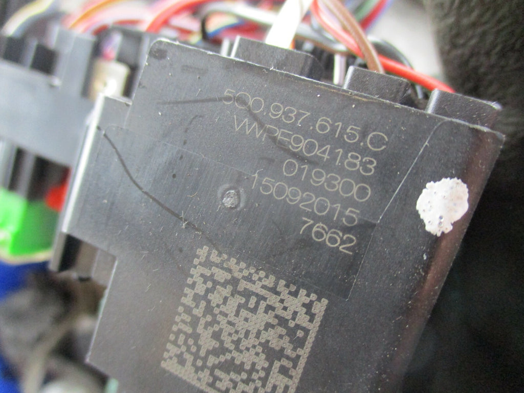 AUDI A3 8V ENGINE BAY FUSE BOX RELAY UNIT 5Q0937615C