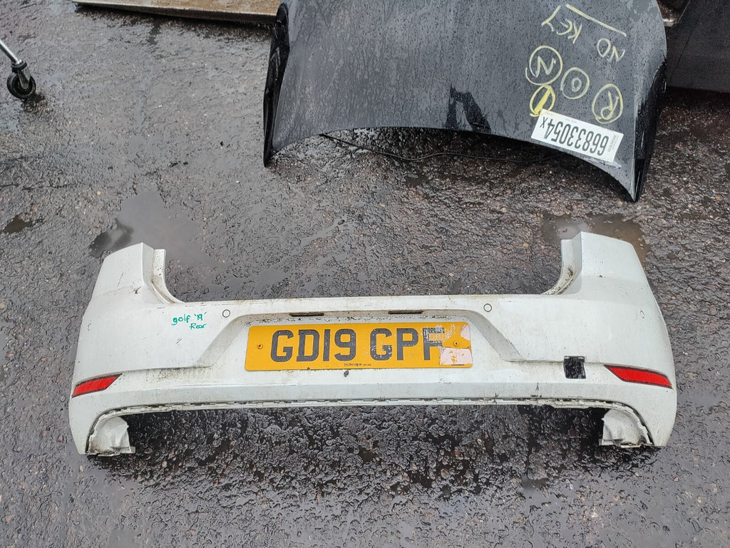 2019 VOLKSWAGEN GOLF MK 7.5 REAR COMPLETE BUMPER WHITE