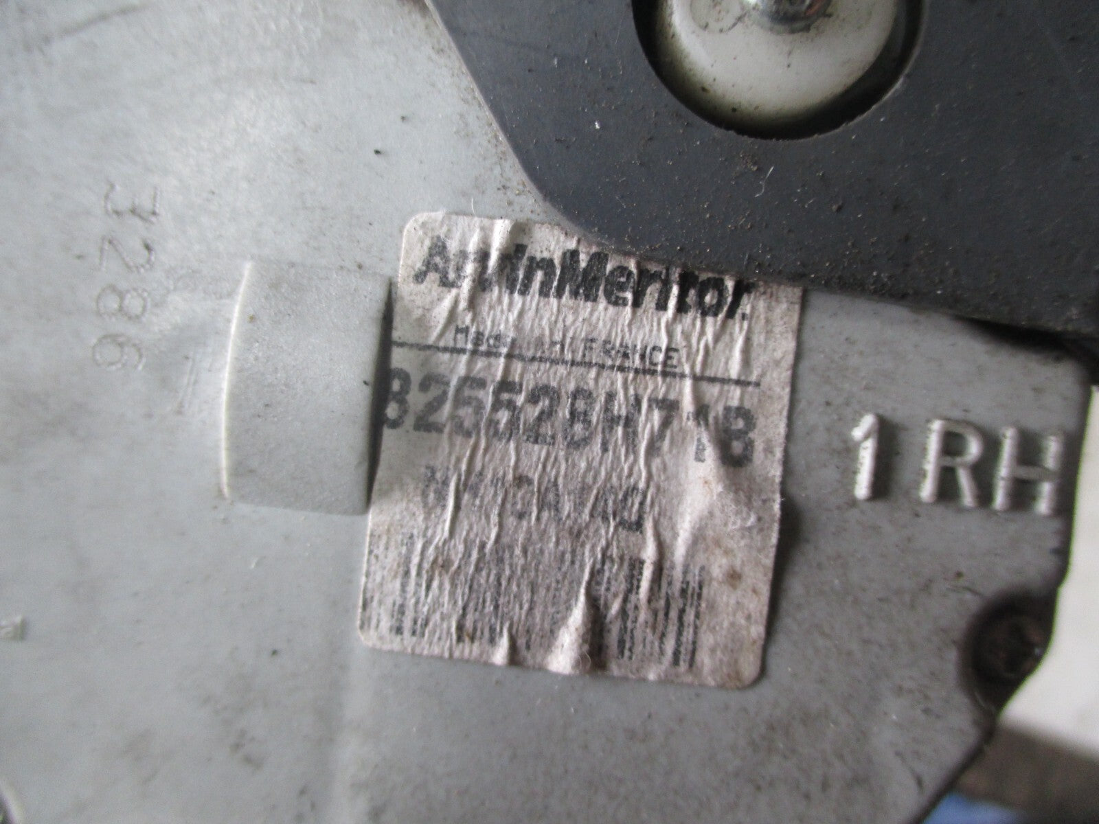 NISSAN X TRAIL T30 2007 RIGHT REAR DOOR LOCK 825528H71B ATD