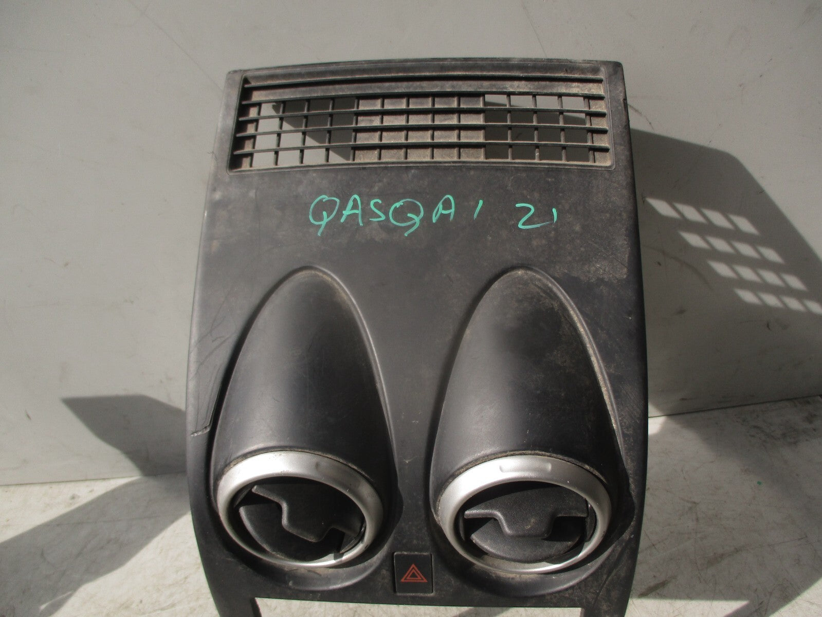 2012 NISSAN QASHQAI J10 CENTRE HEATER AIR VENTS SURROUND TRIM PANEL P10381A77100