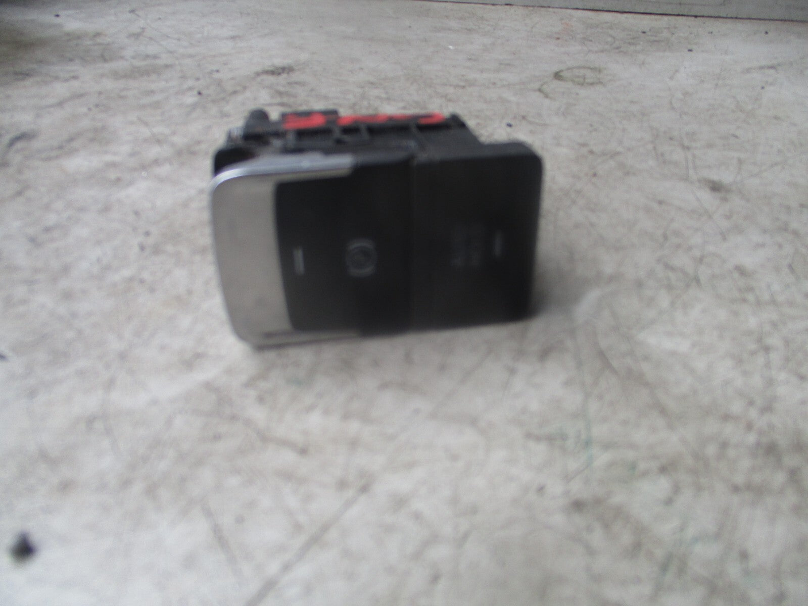 2017 VW VOLKSWAGEN GOLF  PARKING HANDBRAKE SWITCH 5G0927225D