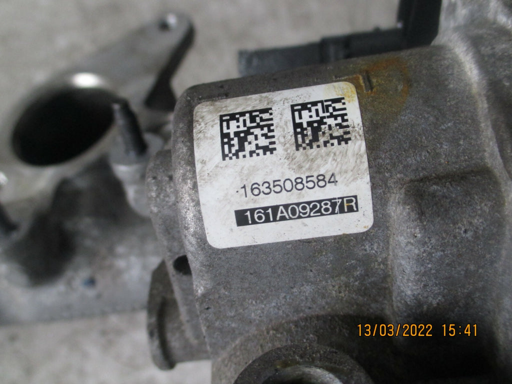 RENAULT SCENIC 2015 MK3 THROTTLE BODY WITH HOUSING PIPE