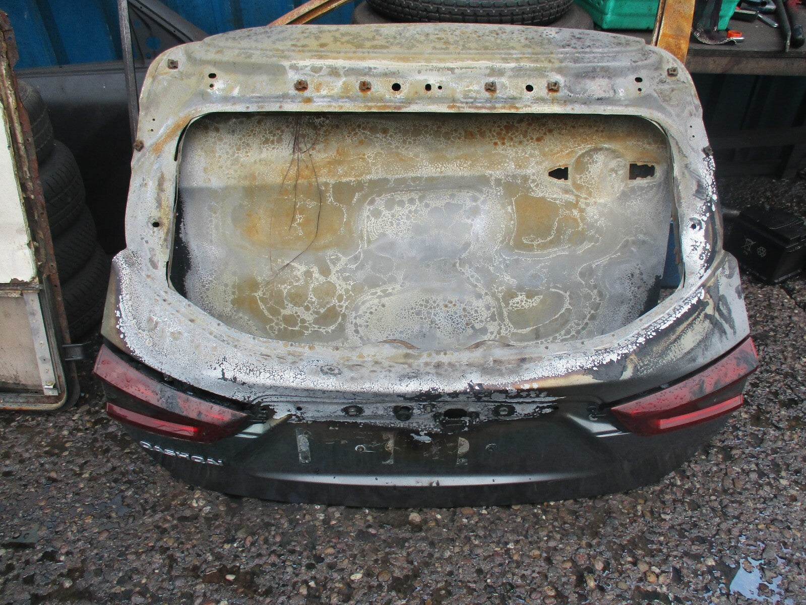 NISSAN QASQAI J11 (MK2) TAILGATE BOOTLID SHELL GREY (DAMAGED)
