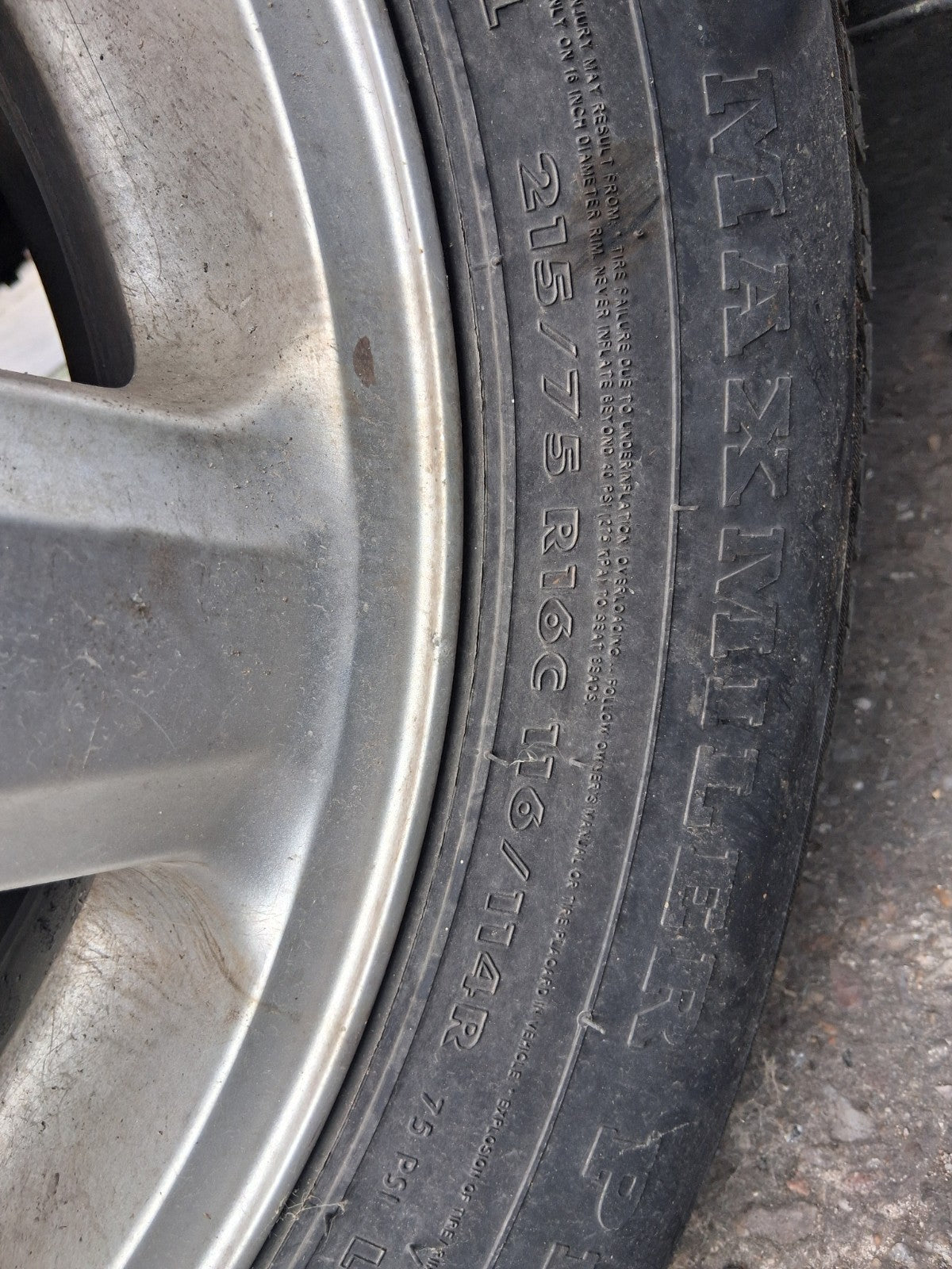 2020 SAIC LDV V80 16 INCH ALLOY WHEEL WITH TYRE 215/75R16