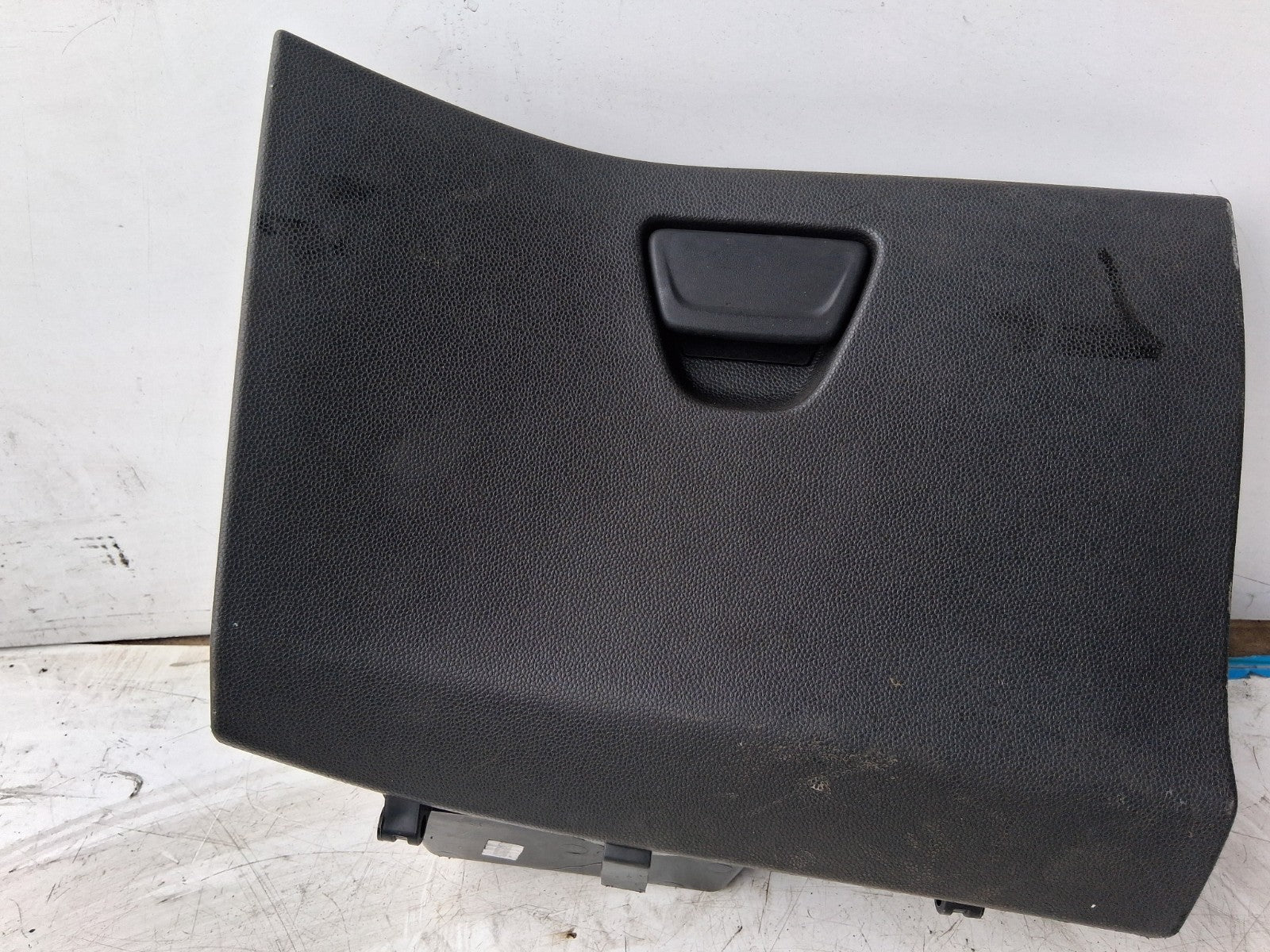 2014 FORD FIESTA MK7 FRONT DASHBOARD GLOVE BOX STORAGE COMPARTMENT BA61A06010