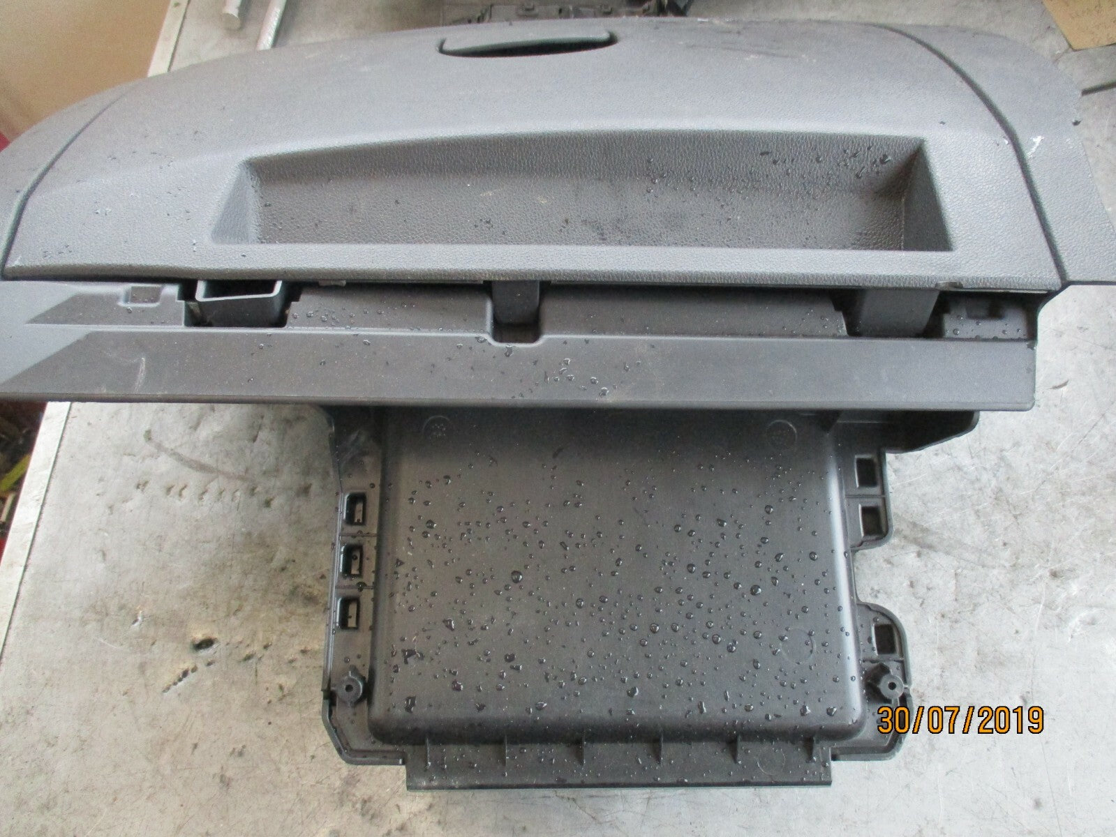 RENAULT CLIO X98 (MK4) 2018 GLOVE BOX 681087136R