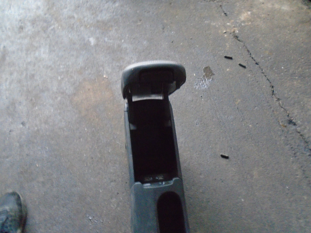 MERCEDES GLA MK1 X156 2019 CENTRE CONSOLE WITH ARM REST