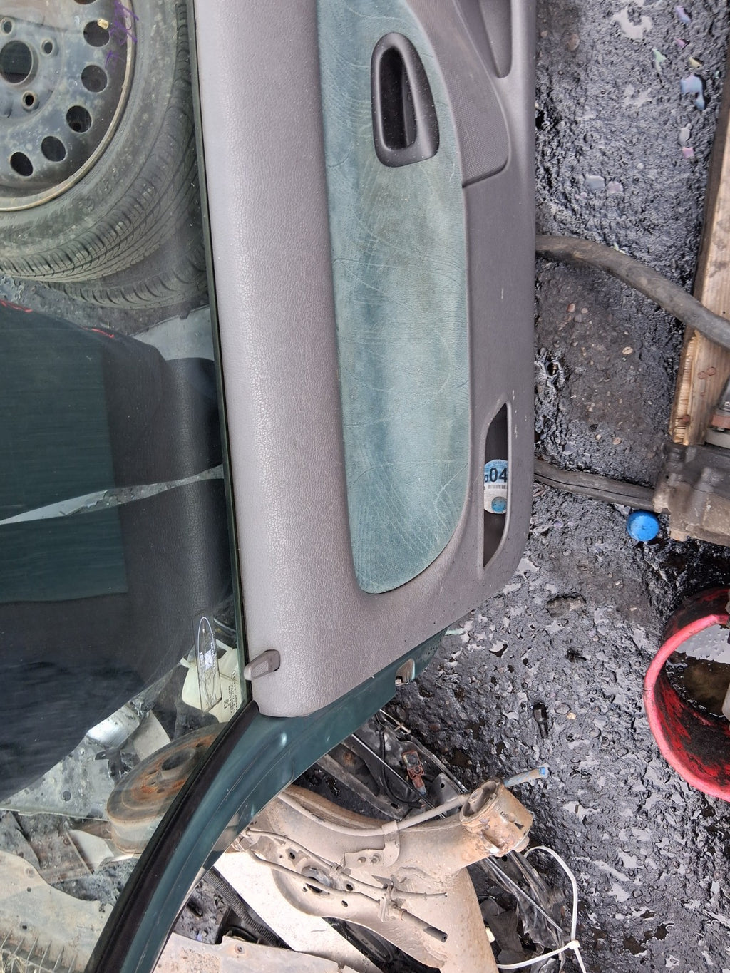 2001 PEUGEOT 206 3 DOOR NSF PASSENGER SIDE FRONT LEFT COMPLETE DOOR GREEN
