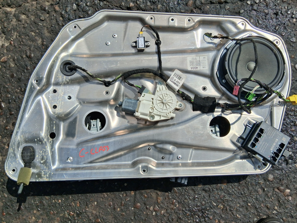 MERCEDES C CLASS 2009 W204 OSF DRIVER SIDE FRONT WINDOW MOTOR REGULATOR 96375810